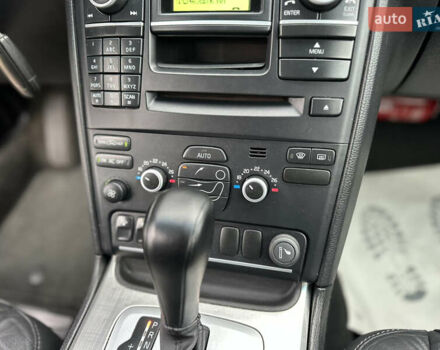 Сірий Вольво ХС90, об'ємом двигуна 2.4 л та пробігом 240 тис. км за 15999 $, фото 61 на Automoto.ua