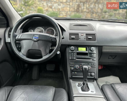 Сірий Вольво ХС90, об'ємом двигуна 2.4 л та пробігом 240 тис. км за 15999 $, фото 48 на Automoto.ua