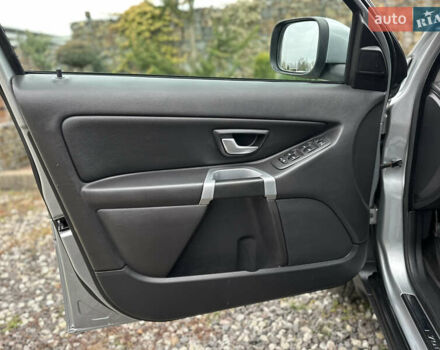 Сірий Вольво ХС90, об'ємом двигуна 2.4 л та пробігом 240 тис. км за 15999 $, фото 42 на Automoto.ua