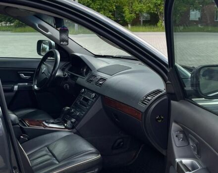 Серый Вольво ХС90, объемом двигателя 2.4 л и пробегом 273 тыс. км за 18000 $, фото 6 на Automoto.ua