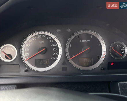 Серый Вольво ХС90, объемом двигателя 2.4 л и пробегом 273 тыс. км за 18000 $, фото 9 на Automoto.ua