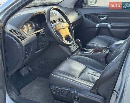 Серый Вольво ХС90, объемом двигателя 2.4 л и пробегом 255 тыс. км за 17400 $, фото 18 на Automoto.ua