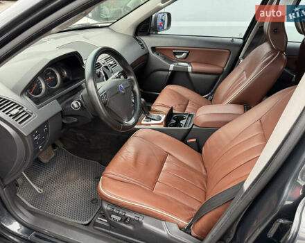 Серый Вольво ХС90, объемом двигателя 2.4 л и пробегом 270 тыс. км за 20500 $, фото 7 на Automoto.ua