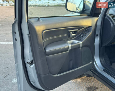 Серый Вольво ХС90, объемом двигателя 2.4 л и пробегом 255 тыс. км за 17400 $, фото 16 на Automoto.ua