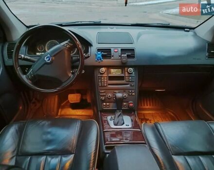 Серый Вольво ХС90, объемом двигателя 2.4 л и пробегом 330 тыс. км за 14700 $, фото 8 на Automoto.ua