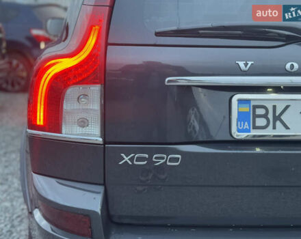 Сірий Вольво ХС90, об'ємом двигуна 2.4 л та пробігом 220 тис. км за 16300 $, фото 16 на Automoto.ua