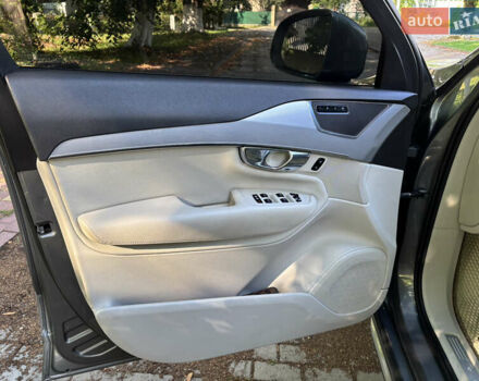 Серый Вольво ХС90, объемом двигателя 1.97 л и пробегом 221 тыс. км за 23500 $, фото 16 на Automoto.ua