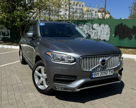 Серый Вольво ХС90, объемом двигателя 1.97 л и пробегом 179 тыс. км за 22299 $, фото 1 на Automoto.ua