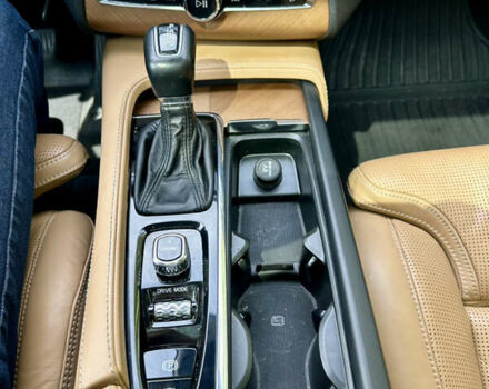 Сірий Вольво ХС90, об'ємом двигуна 1.97 л та пробігом 154 тис. км за 29300 $, фото 57 на Automoto.ua