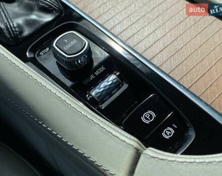 Серый Вольво ХС90, объемом двигателя 2 л и пробегом 183 тыс. км за 26990 $, фото 20 на Automoto.ua