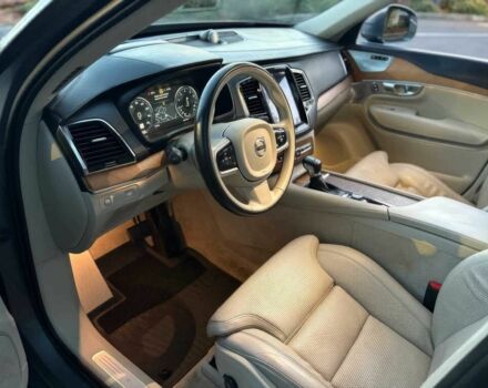 Серый Вольво ХС90, объемом двигателя 2 л и пробегом 72 тыс. км за 12300 $, фото 8 на Automoto.ua