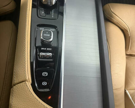 Серый Вольво ХС90, объемом двигателя 1.97 л и пробегом 121 тыс. км за 32550 $, фото 4 на Automoto.ua