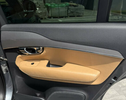 Сірий Вольво ХС90, об'ємом двигуна 1.97 л та пробігом 210 тис. км за 29900 $, фото 4 на Automoto.ua