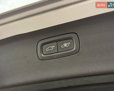Вольво ХС90 2016 в Кривом Роге на Automoto.ua Серый Вольво ХС90, объемом двигателя 1.97 л и пробегом 99 тыс. км за 25999 $, фото 27 на Automoto.ua