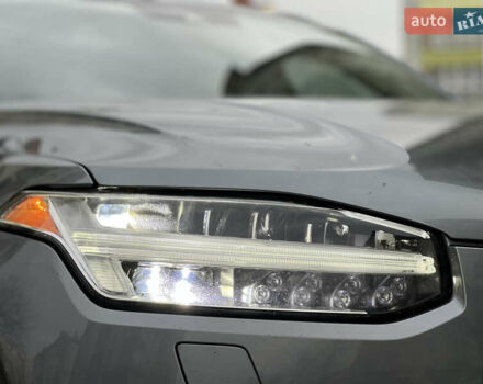 Сірий Вольво ХС90, об'ємом двигуна 2 л та пробігом 183 тис. км за 26500 $, фото 25 на Automoto.ua