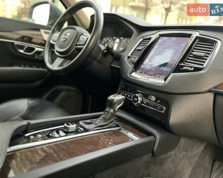 Сірий Вольво ХС90, об'ємом двигуна 2 л та пробігом 183 тис. км за 26500 $, фото 74 на Automoto.ua