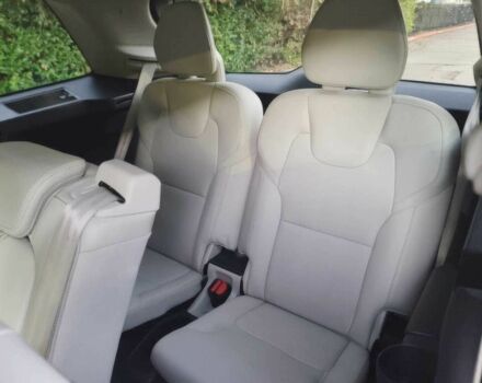 Сірий Вольво ХС90, об'ємом двигуна 2 л та пробігом 50 тис. км за 17000 $, фото 16 на Automoto.ua