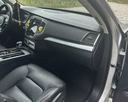 Сірий Вольво ХС90, об'ємом двигуна 2 л та пробігом 132 тис. км за 27000 $, фото 22 на Automoto.ua