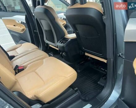 Серый Вольво ХС90, объемом двигателя 2 л и пробегом 143 тыс. км за 26500 $, фото 35 на Automoto.ua