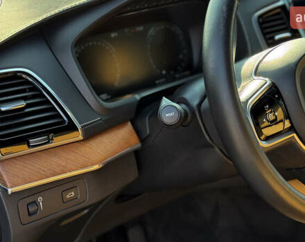 Сірий Вольво ХС90, об'ємом двигуна 1.97 л та пробігом 102 тис. км за 33000 $, фото 24 на Automoto.ua