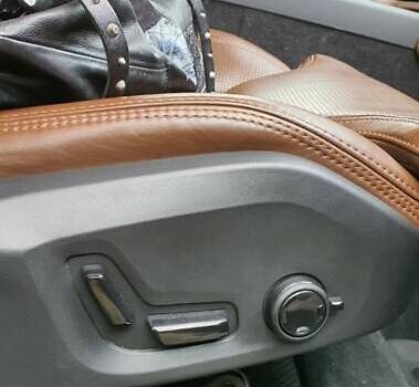 Серый Вольво ХС90, объемом двигателя 2 л и пробегом 185 тыс. км за 29000 $, фото 3 на Automoto.ua