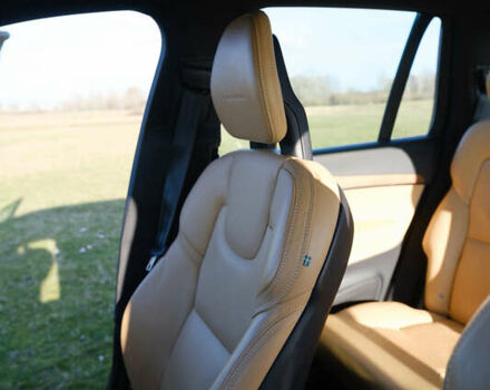 Сірий Вольво ХС90, об'ємом двигуна 1.97 л та пробігом 72 тис. км за 34000 $, фото 35 на Automoto.ua