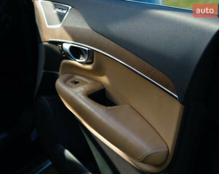 Сірий Вольво ХС90, об'ємом двигуна 1.97 л та пробігом 72 тис. км за 34000 $, фото 26 на Automoto.ua