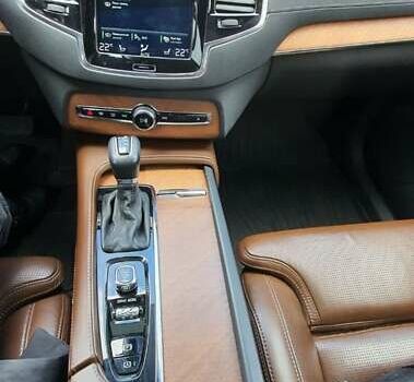 Серый Вольво ХС90, объемом двигателя 2 л и пробегом 185 тыс. км за 29000 $, фото 4 на Automoto.ua