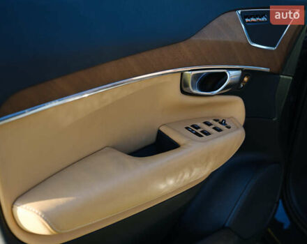 Сірий Вольво ХС90, об'ємом двигуна 1.97 л та пробігом 72 тис. км за 34000 $, фото 19 на Automoto.ua