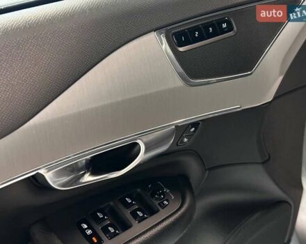 Вольво ХС90 2019 в Львове на Automoto.ua Серый Вольво ХС90, объемом двигателя 1.97 л и пробегом 117 тыс. км за 36900 $, фото 16 на Automoto.ua