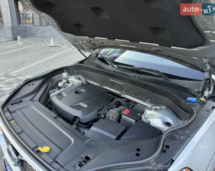 Серый Вольво ХС90, объемом двигателя 2 л и пробегом 82 тыс. км за 28999 $, фото 48 на Automoto.ua