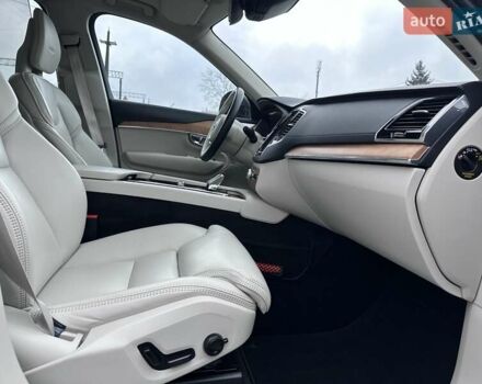 Вольво ХС90 2019 в Львове на Automoto.ua Серый Вольво ХС90, объемом двигателя 2 л и пробегом 146 тыс. км за 48486 $, фото 71 на Automoto.ua