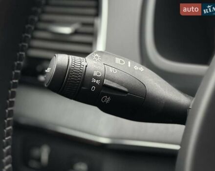 Серый Вольво ХС90, объемом двигателя 1.97 л и пробегом 128 тыс. км за 45000 $, фото 38 на Automoto.ua