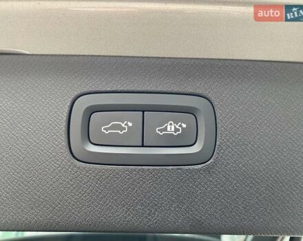 Серый Вольво ХС90, объемом двигателя 1.97 л и пробегом 42 тыс. км за 54000 $, фото 12 на Automoto.ua