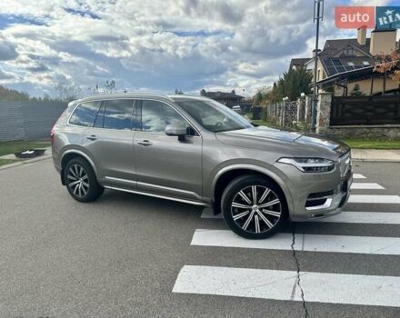 Серый Вольво ХС90, объемом двигателя 1.97 л и пробегом 33 тыс. км за 49800 $, фото 1 на Automoto.ua