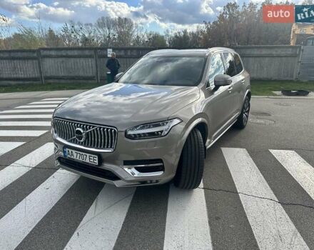 Серый Вольво ХС90, объемом двигателя 1.97 л и пробегом 33 тыс. км за 49800 $, фото 3 на Automoto.ua