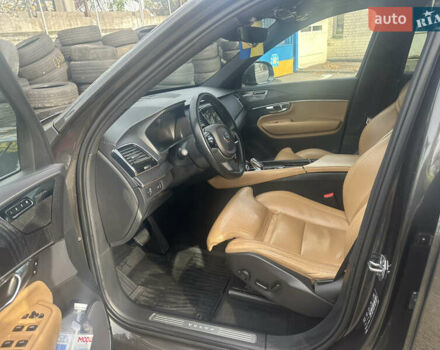 Сірий Вольво ХС90, об'ємом двигуна 0 л та пробігом 150 тис. км за 46000 $, фото 4 на Automoto.ua