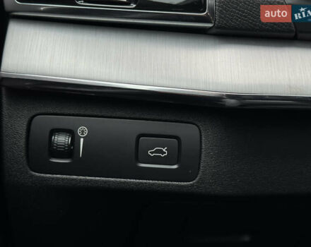 Серый Вольво ХС90, объемом двигателя 1.97 л и пробегом 127 тыс. км за 47900 $, фото 32 на Automoto.ua