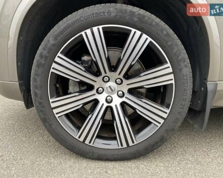 Серый Вольво ХС90, объемом двигателя 1.97 л и пробегом 42 тыс. км за 54000 $, фото 24 на Automoto.ua