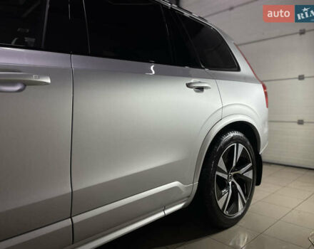 Вольво ХС90 2020 у Сумах на Automoto.ua Сірий Вольво ХС90, об'ємом двигуна 1.97 л та пробігом 64 тис. км за 53000 $, фото 4 на Automoto.ua