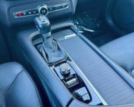 Сірий Вольво ХС90, об'ємом двигуна 2 л та пробігом 56 тис. км за 22600 $, фото 15 на Automoto.ua