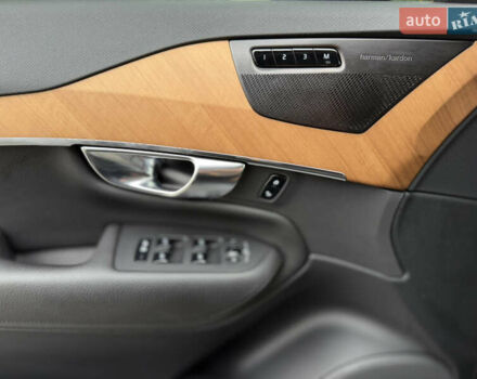 Серый Вольво ХС90, объемом двигателя 2 л и пробегом 27 тыс. км за 52000 $, фото 6 на Automoto.ua