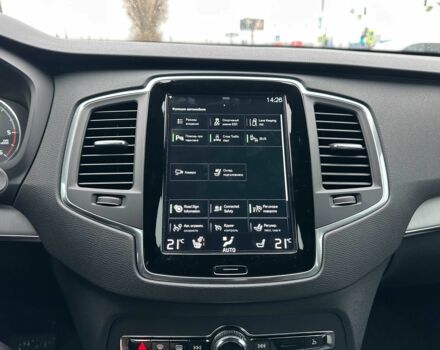 Сірий Вольво ХС90, об'ємом двигуна 2 л та пробігом 120 тис. км за 41900 $, фото 17 на Automoto.ua