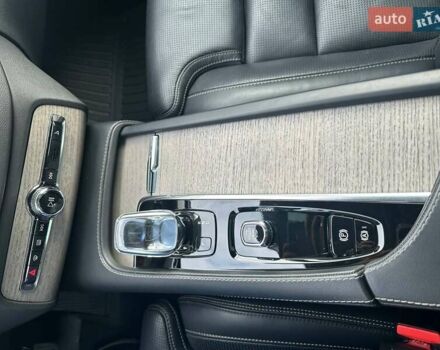 Вольво ХС90 2021 в Киеве на Automoto.ua Серый Вольво ХС90, объемом двигателя 1.97 л и пробегом 48 тыс. км за 56000 $, фото 15 на Automoto.ua