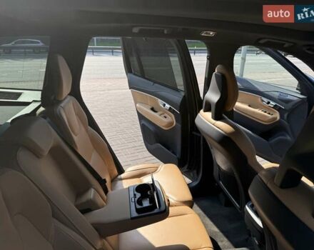 Вольво ХС90 2021 в Киеве на Automoto.ua Серый Вольво ХС90, объемом двигателя 1.97 л и пробегом 56 тыс. км за 53000 $, фото 25 на Automoto.ua