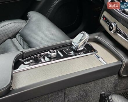 Серый Вольво ХС90, объемом двигателя 1.97 л и пробегом 100 тыс. км за 47777 $, фото 84 на Automoto.ua