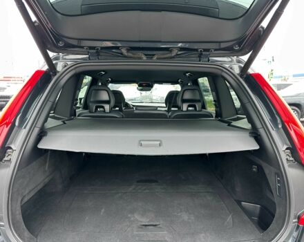 Сірий Вольво ХС90, об'ємом двигуна 2 л та пробігом 120 тис. км за 41900 $, фото 8 на Automoto.ua