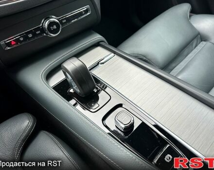 Сірий Вольво ХС90, об'ємом двигуна 2 л та пробігом 120 тис. км за 41900 $, фото 10 на Automoto.ua