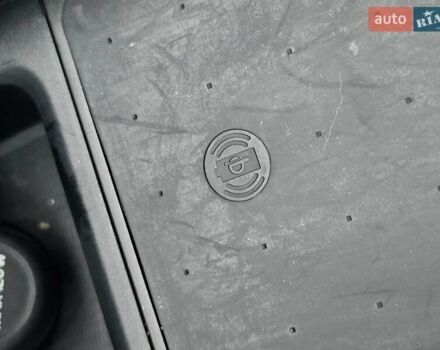 Серый Вольво ХС90, объемом двигателя 1.97 л и пробегом 100 тыс. км за 47777 $, фото 74 на Automoto.ua