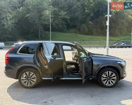 Вольво ХС90 2021 в Киеве на Automoto.ua Серый Вольво ХС90, объемом двигателя 1.97 л и пробегом 56 тыс. км за 53000 $, фото 10 на Automoto.ua